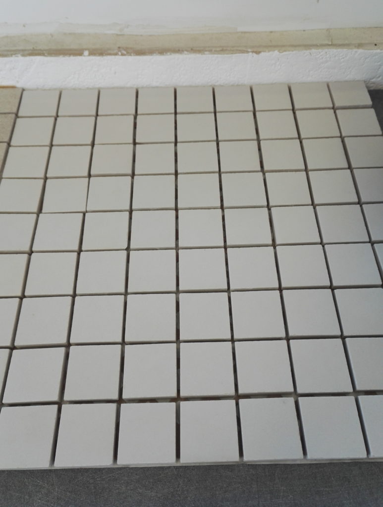 mosaique en carrelage solide
